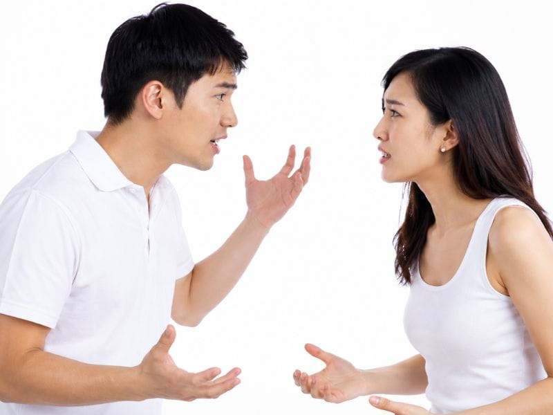 vợ chồng bất đồng quan điểm 1