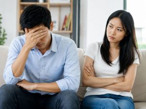 vợ kiểm soát chồng quá mức